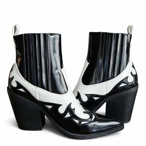 Black White Western Cowboy Boots Pointed Toe Statement Ankle Boot Size 7
